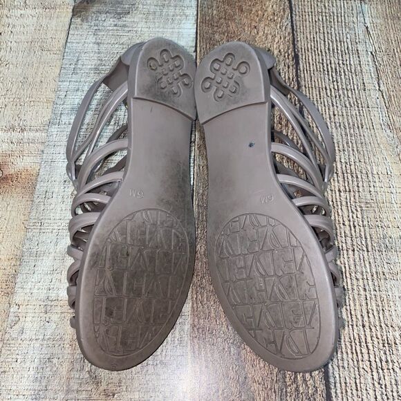 DVF
Diane von Furstenberg
Taupe Jelly Jaya Love Knot Sandals Flats - Picture 3 of 11